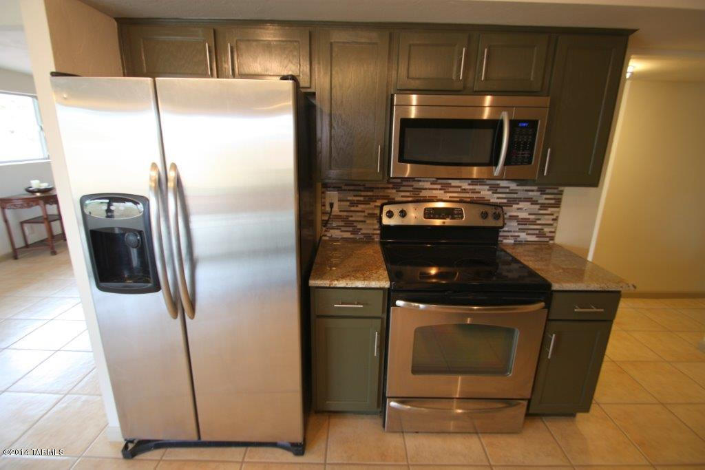 7932 Eli Pl, Tucson, AZ 85710 photo 4