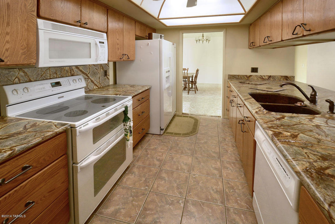 601 E Macon Dr, Vail, AZ 85641 photo 1