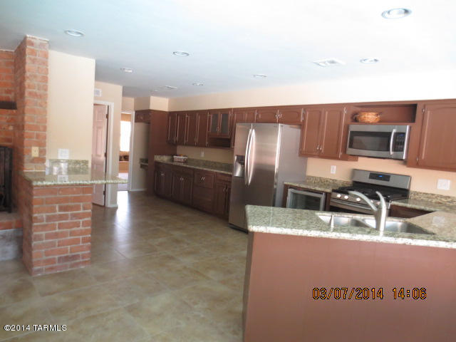 9035 E Bears Path Rd, Tucson, AZ 85749 photo 7
