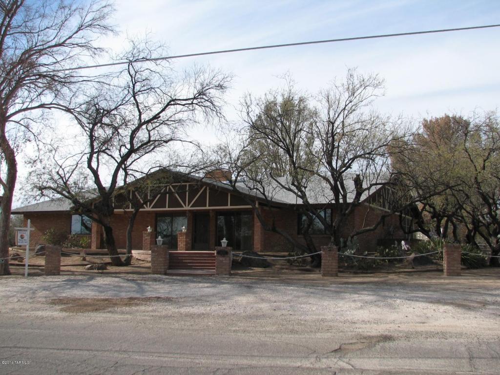 9035 E Bears Path Rd, Tucson, AZ 85749 photo 2