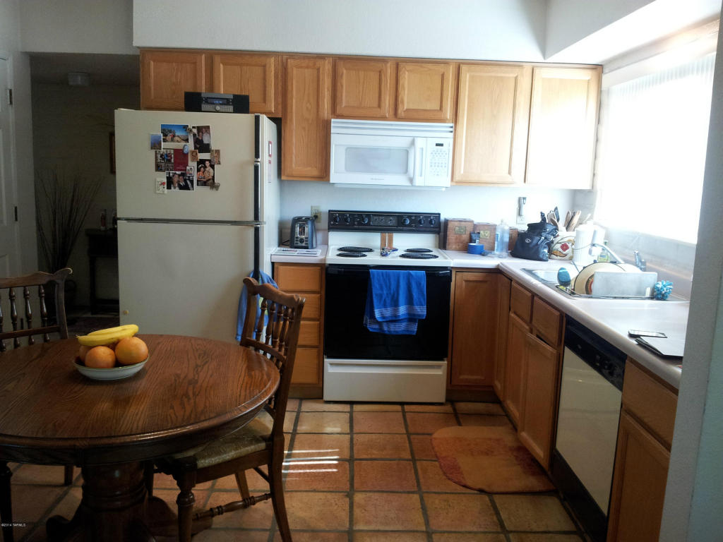 501 N Chalet Ave, Tucson, AZ 85748 photo 2