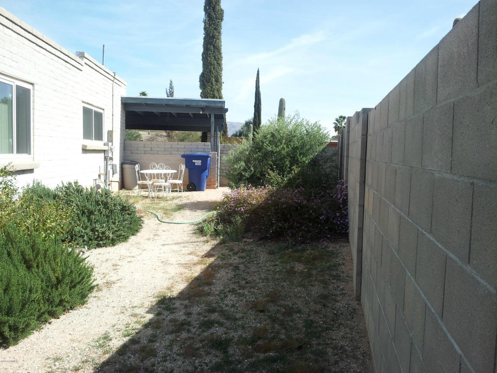501 N Chalet Ave, Tucson, AZ 85748 photo 1