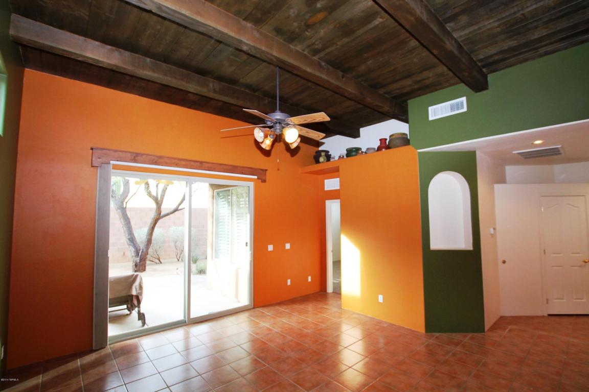 7697 E Chase Park Loop, Tucson, AZ 85710 photo 2