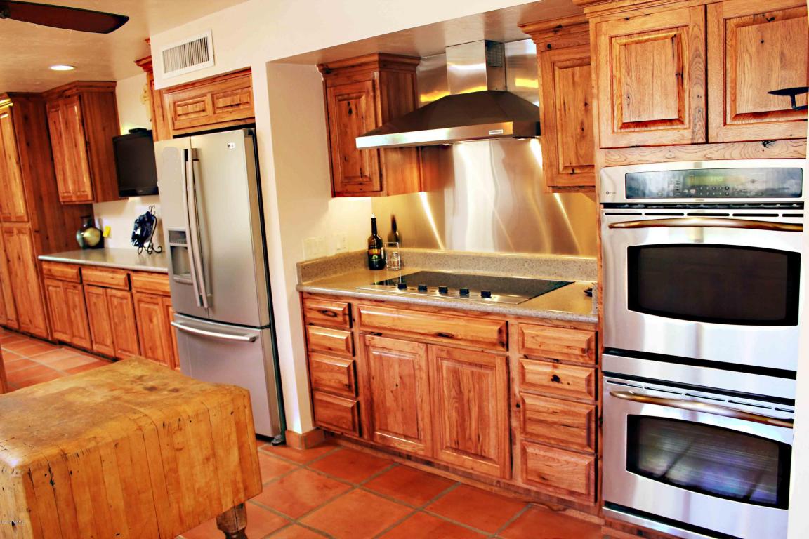 102 E Osage Cir, Benson, AZ 85602 photo 9