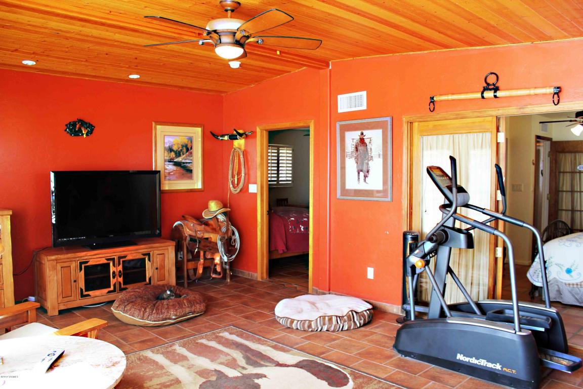 102 E Osage Cir, Benson, AZ 85602 photo 7