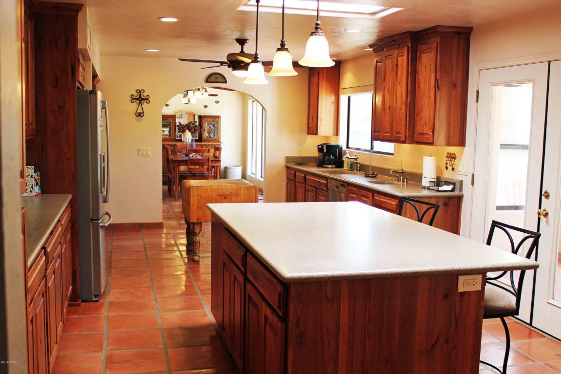 102 E Osage Cir, Benson, AZ 85602 photo 2
