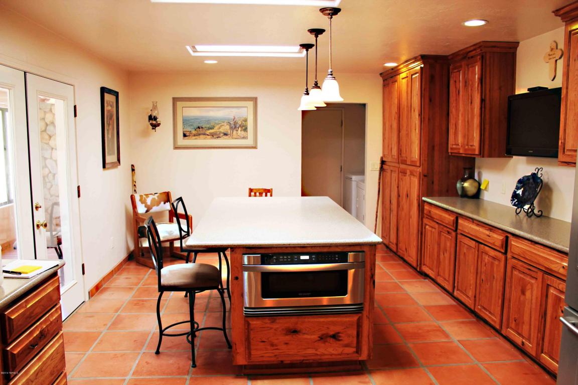 102 E Osage Cir, Benson, AZ 85602 photo 11