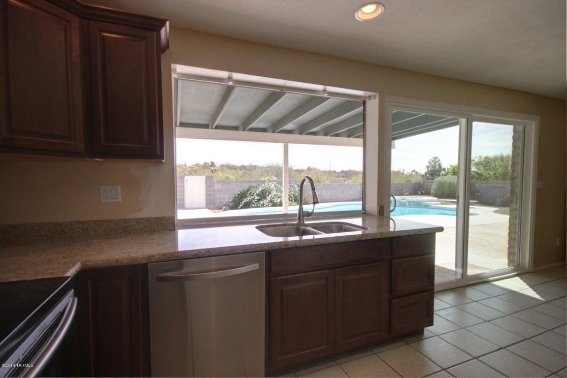 9742 E Watson Dr, Tucson, AZ 85730 photo 4