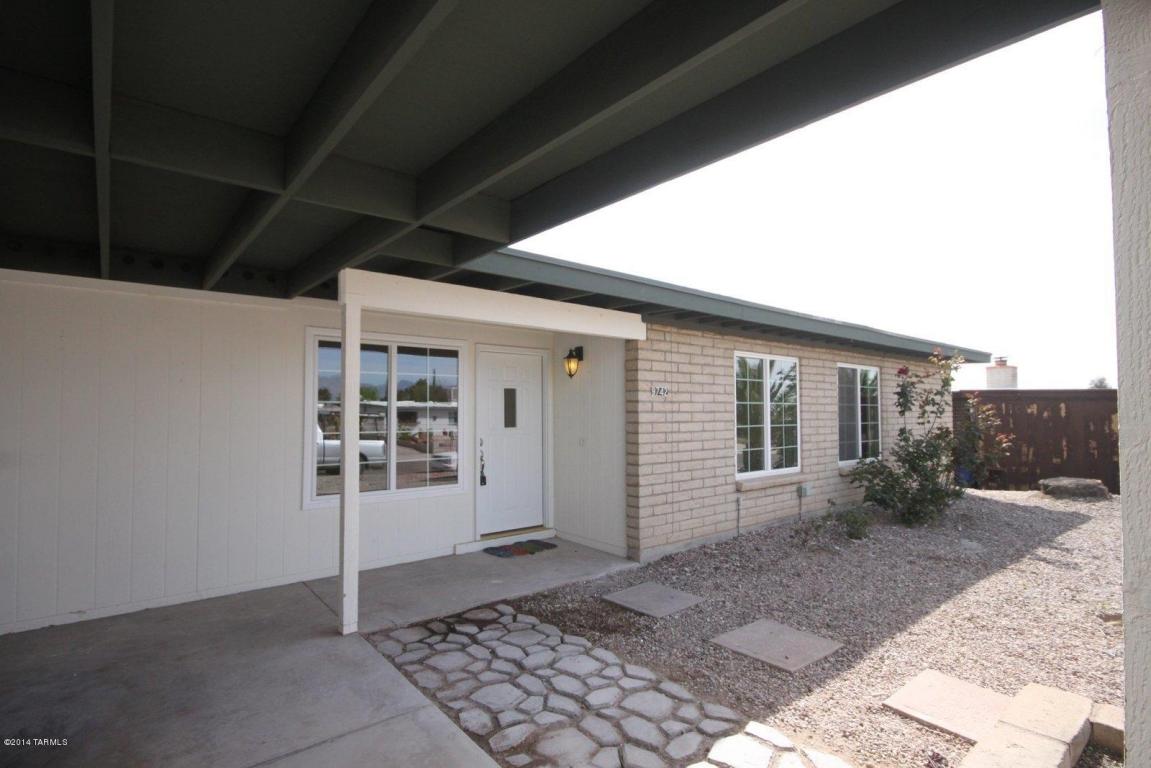 9742 E Watson Dr, Tucson, AZ 85730 photo 2