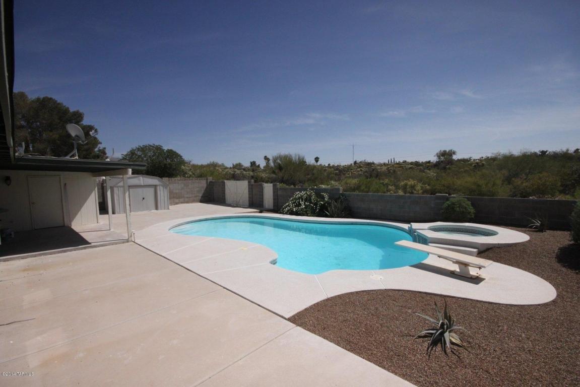 9742 E Watson Dr, Tucson, AZ 85730 photo 6