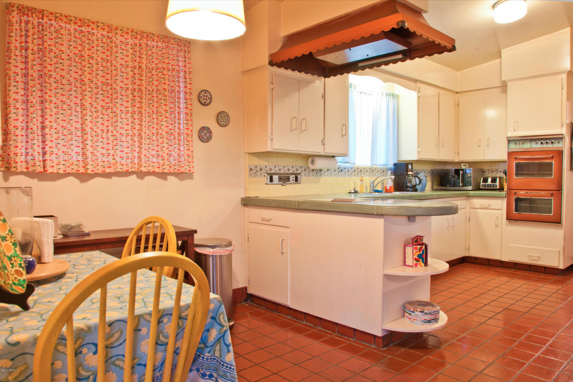6902 E 2nd St, Tucson, AZ 85710 photo 2