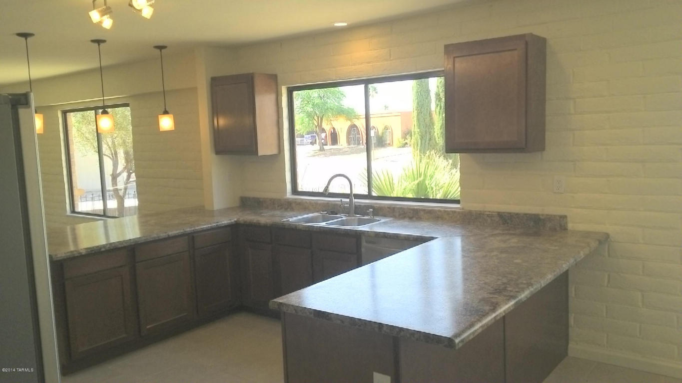 8802 E 7th St, Tucson, AZ 85710 photo 1