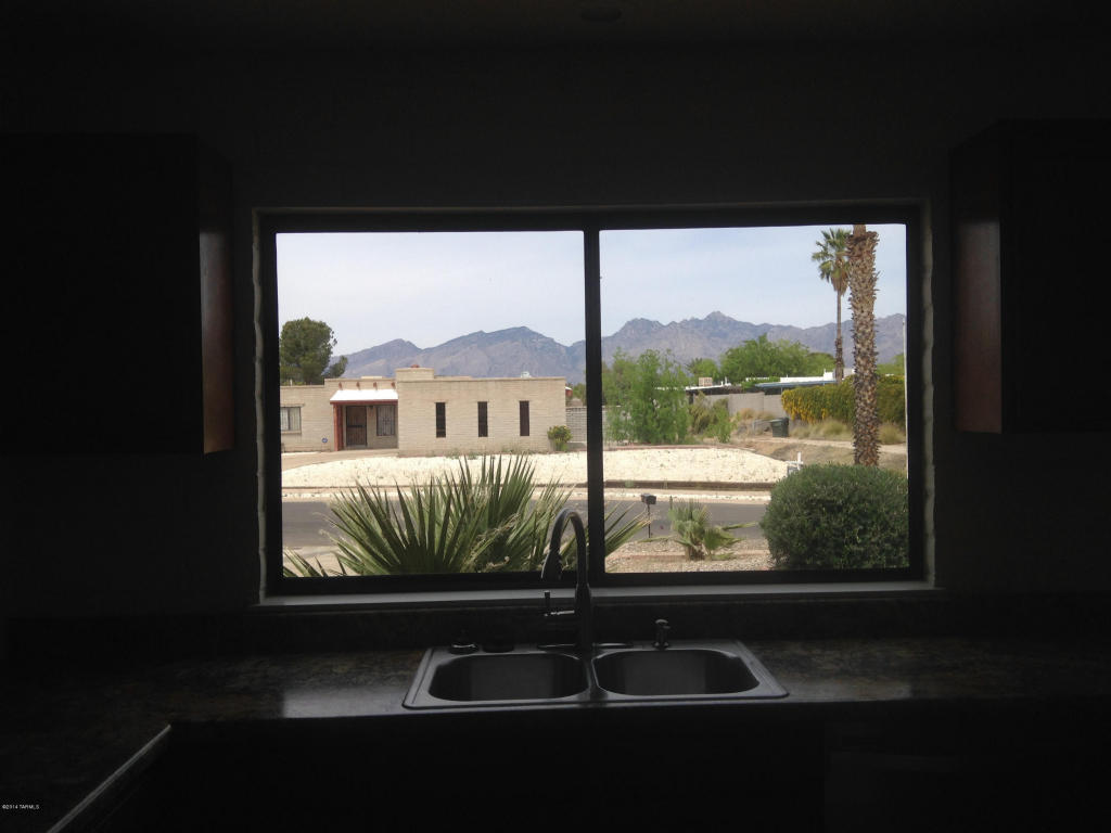 8802 E 7th St, Tucson, AZ 85710 photo 3