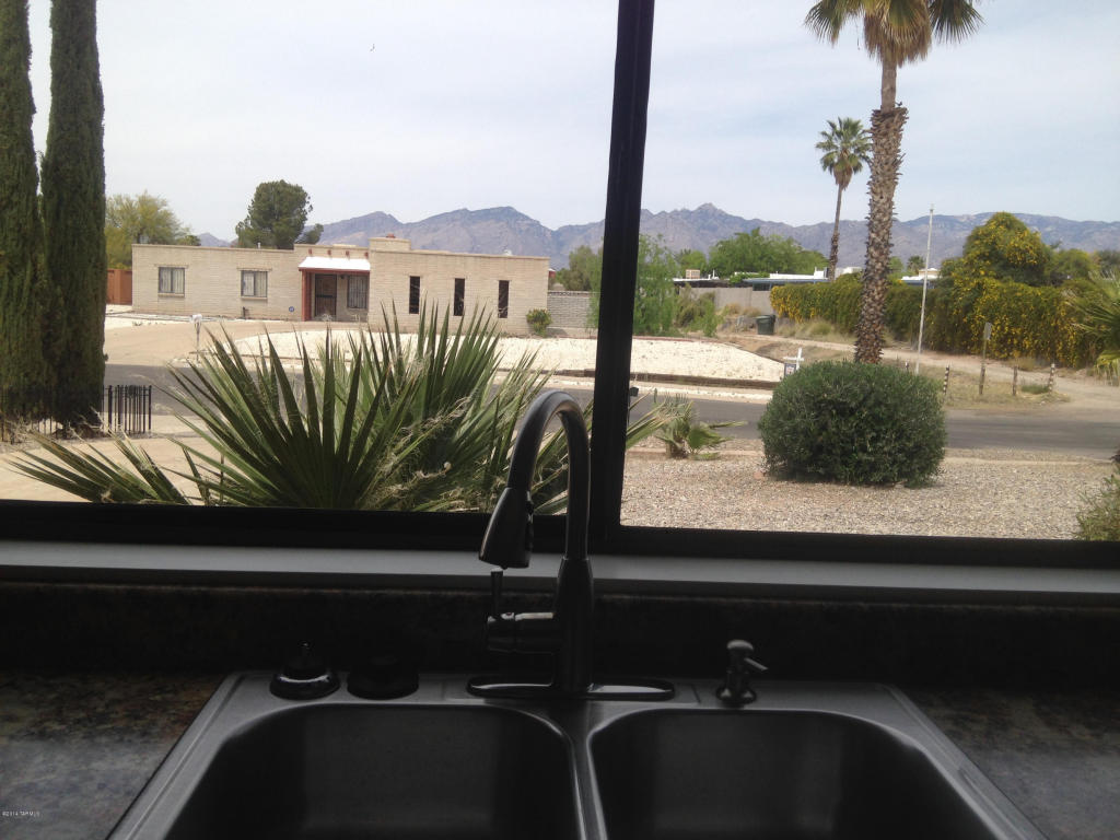 8802 E 7th St, Tucson, AZ 85710 photo 4