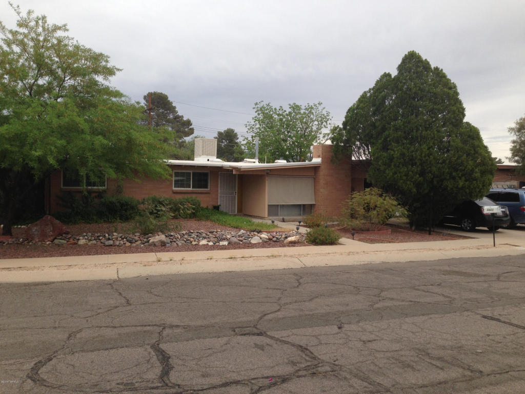8801 E Mcclellan St, Tucson, AZ 85710 photo 1