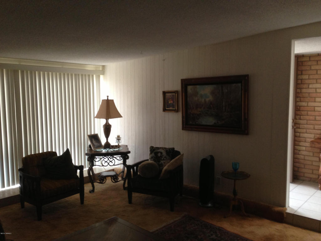 8801 E Mcclellan St, Tucson, AZ 85710 photo 8