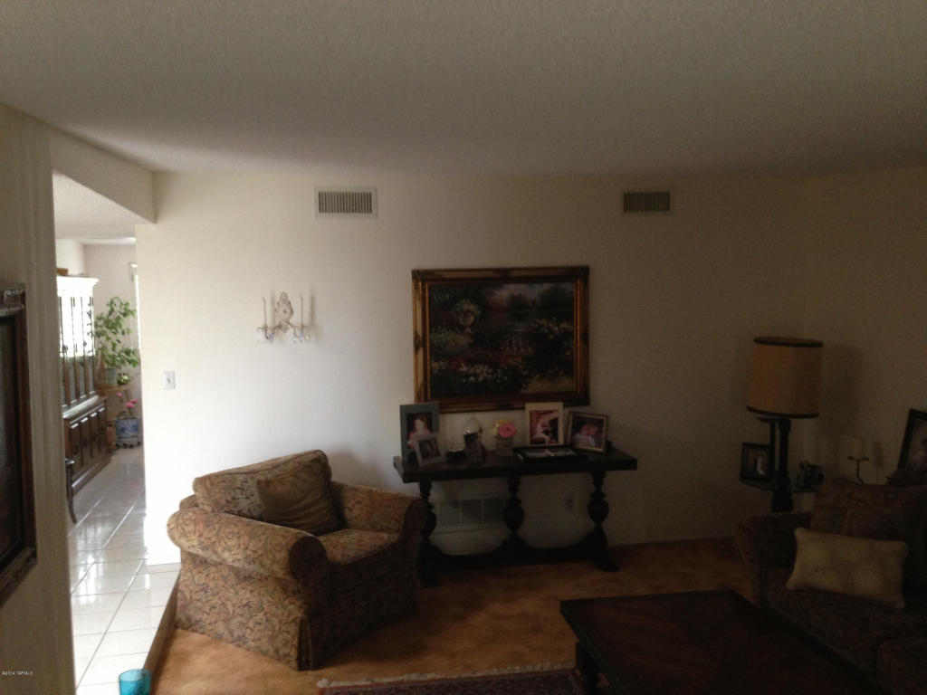 8801 E Mcclellan St, Tucson, AZ 85710 photo 9