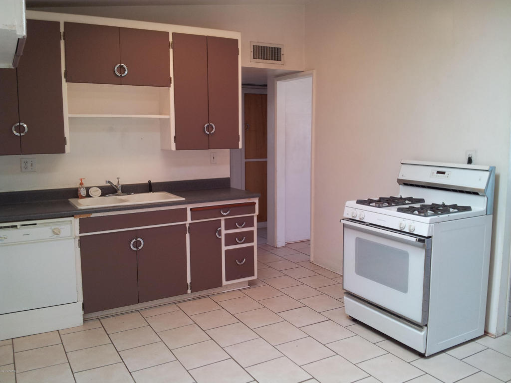 4302 E Montecito St, Tucson, AZ 85711 photo 9