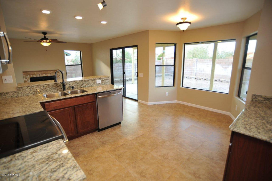 5232 W Eaglestone Loop, Tucson, AZ 85742 photo 9