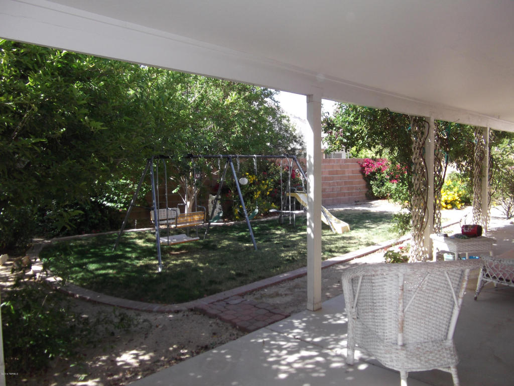 8995 N Eaglestone Loop, Tucson, AZ 85742 photo 12