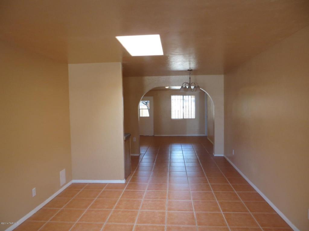 4142 E Sylvane Dr, Tucson, AZ 85711 photo 4