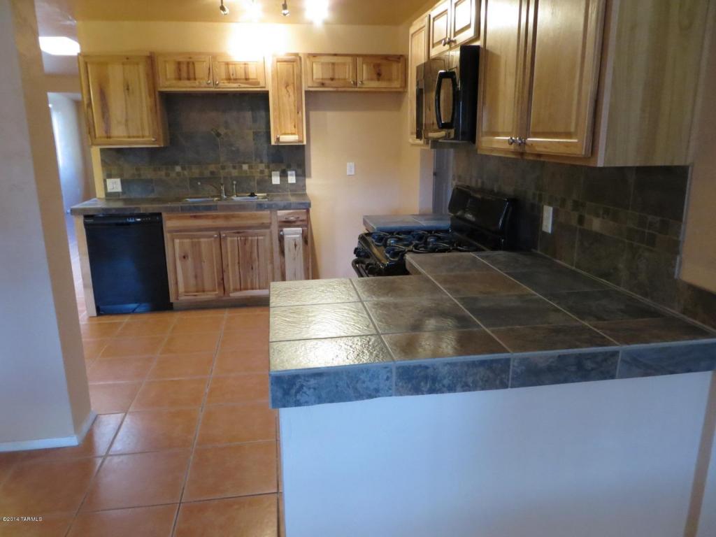 4142 E Sylvane Dr, Tucson, AZ 85711 photo 2