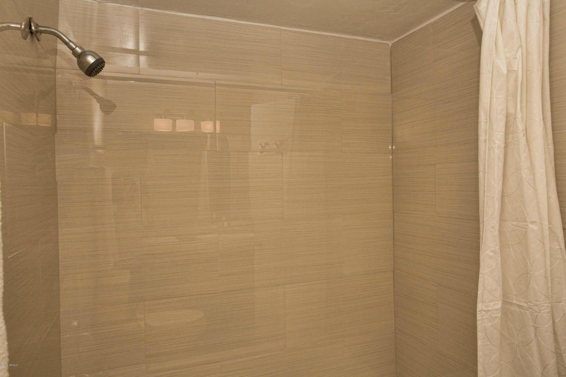 7301 E Kenyon Dr, Tucson, AZ 85710 photo 18