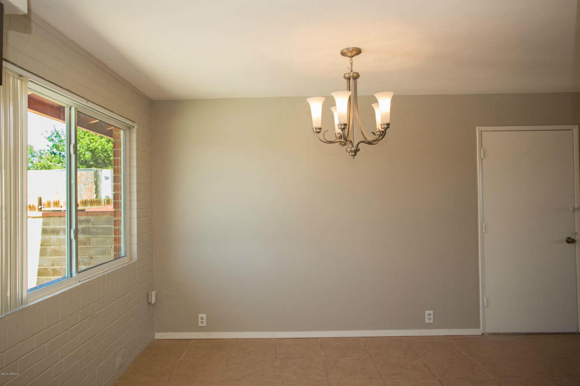 7301 E Kenyon Dr, Tucson, AZ 85710 photo 13