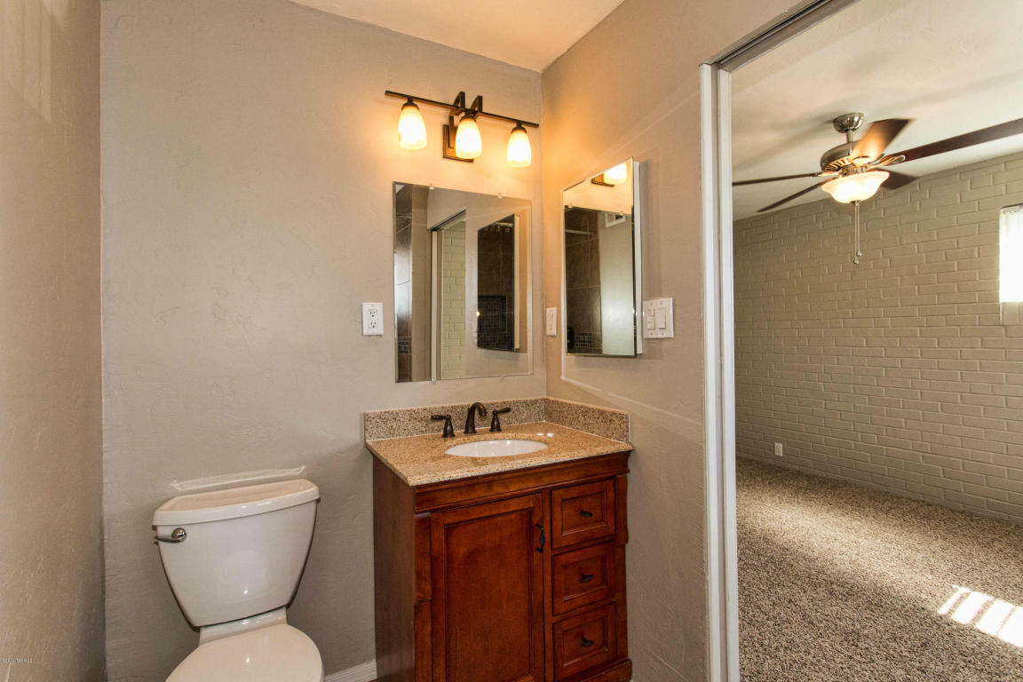 7301 E Kenyon Dr, Tucson, AZ 85710 photo 16