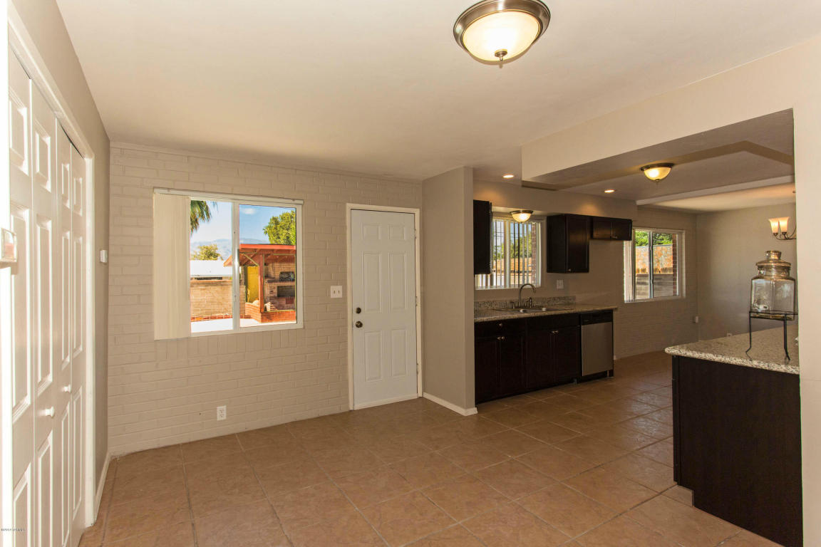 7301 E Kenyon Dr, Tucson, AZ 85710 photo 7