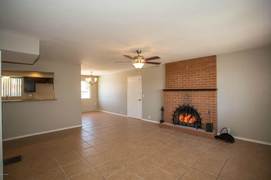 7301 E Kenyon Dr, Tucson, AZ 85710 photo 9