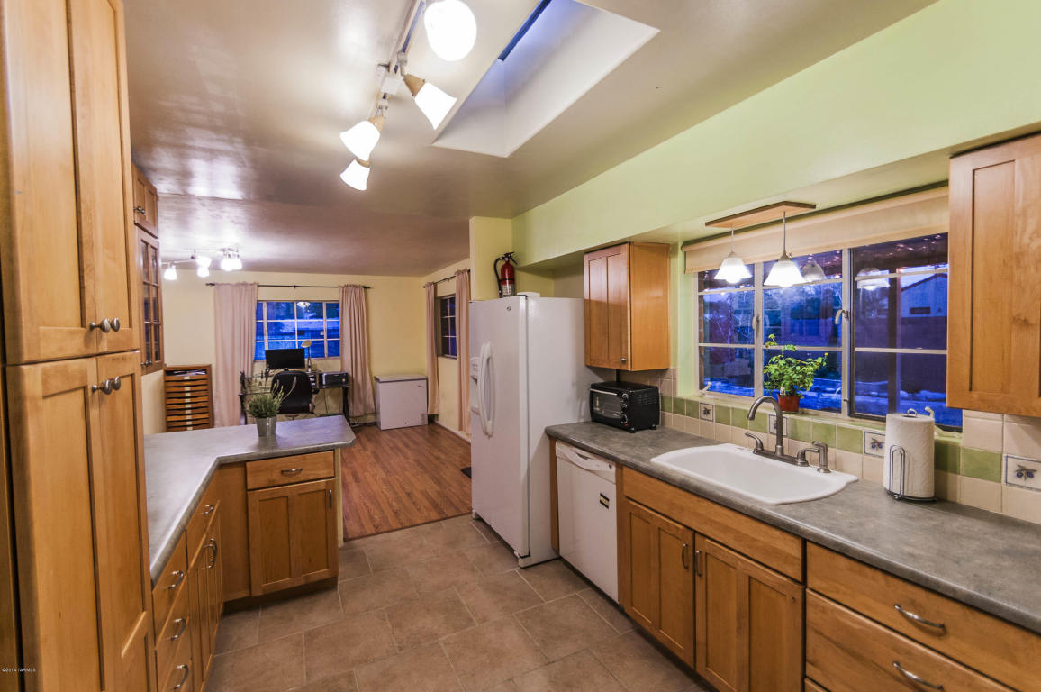 1545 E Hampton Dr, Tucson, AZ 85719 photo 8