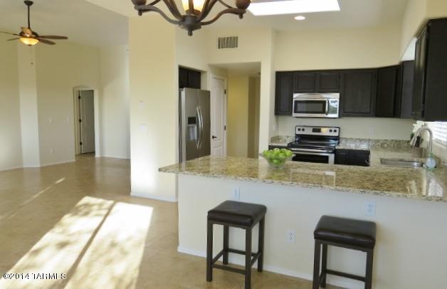 217 E Shadow Bluff Pl, Tucson, AZ 85704 photo 2