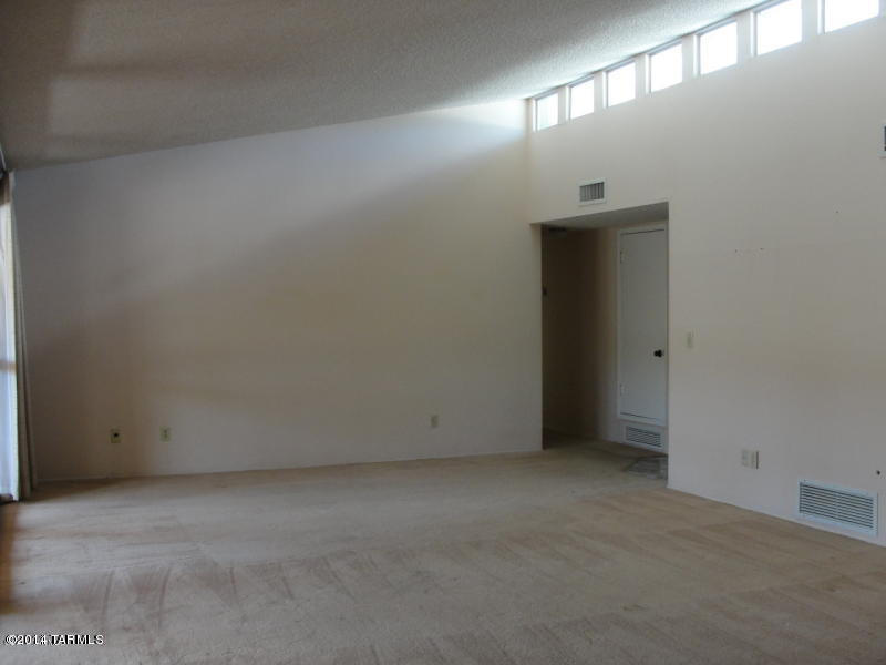 7600 E Hampton Pl, Tucson, AZ 85715 photo 4
