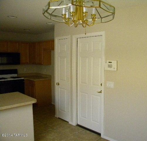 8511 E Sarnoff Ridge Loop, Tucson, AZ 85710 photo 9