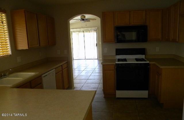 8511 E Sarnoff Ridge Loop, Tucson, AZ 85710 photo 8
