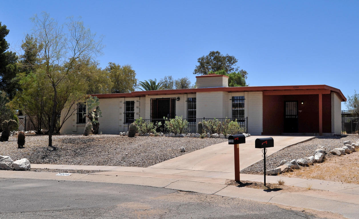 7204 E Tamara Dr, Tucson, AZ 85730 photo 1