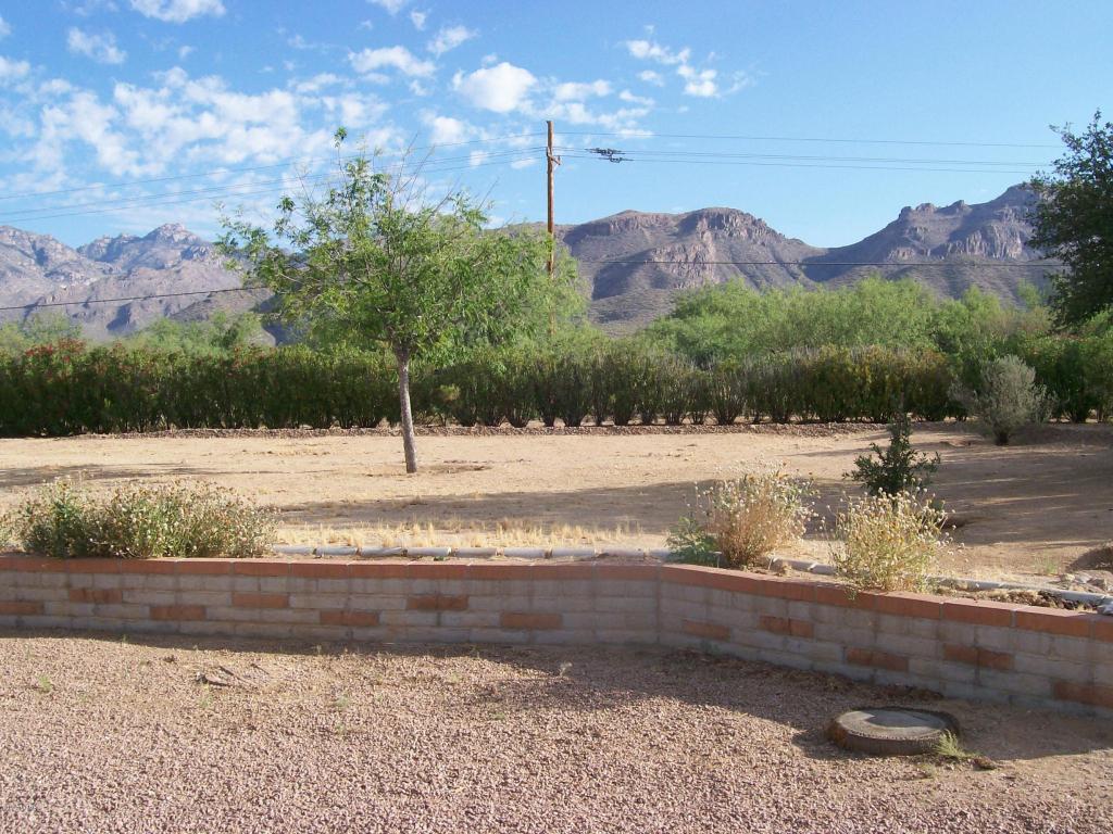 9391 E Walnut Tree Cir, Tucson, AZ 85749 photo 5