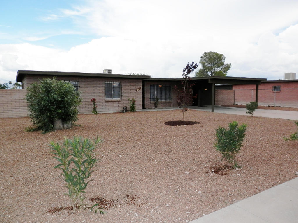 2221 E Pine St, Tucson, AZ 85706 photo 1