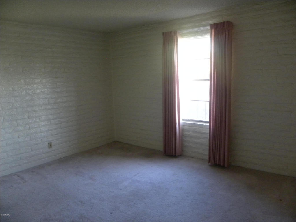 8047 Estes Ln, Tucson, AZ 85710 photo 10