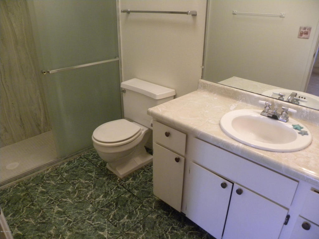 8047 Estes Ln, Tucson, AZ 85710 photo 9