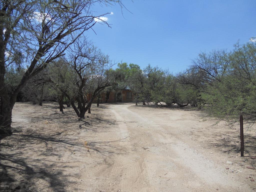 7447 E Cloud Rd, Tucson, AZ 85750 photo 2