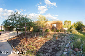 9465 E Simon Pl, Tucson, AZ 85710 photo 3
