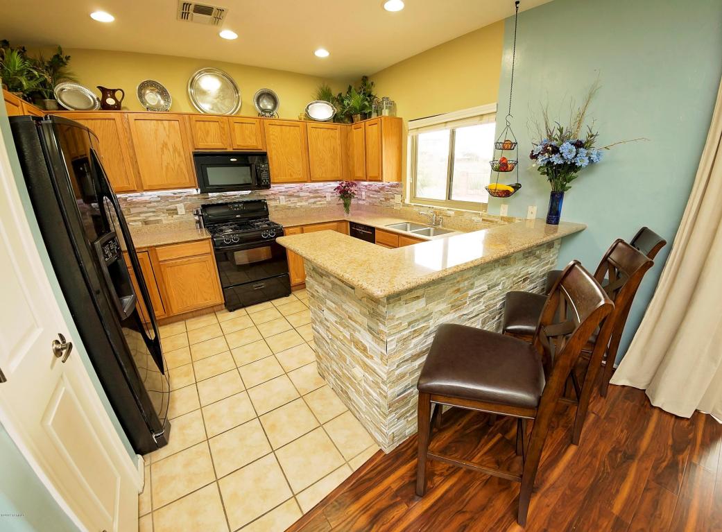 2023 W Cave Cotton Loop, Benson, AZ 85602 photo 6