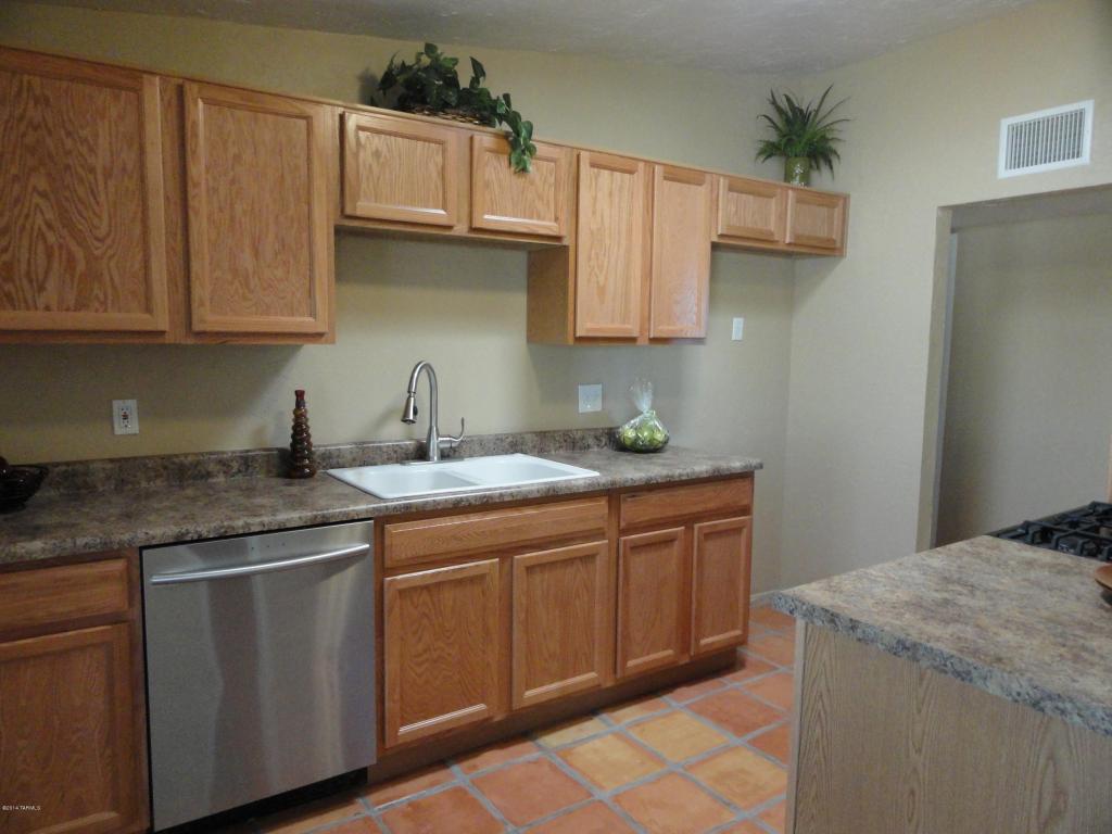 6749 E Lehigh Dr, Tucson, AZ 85710 photo 4