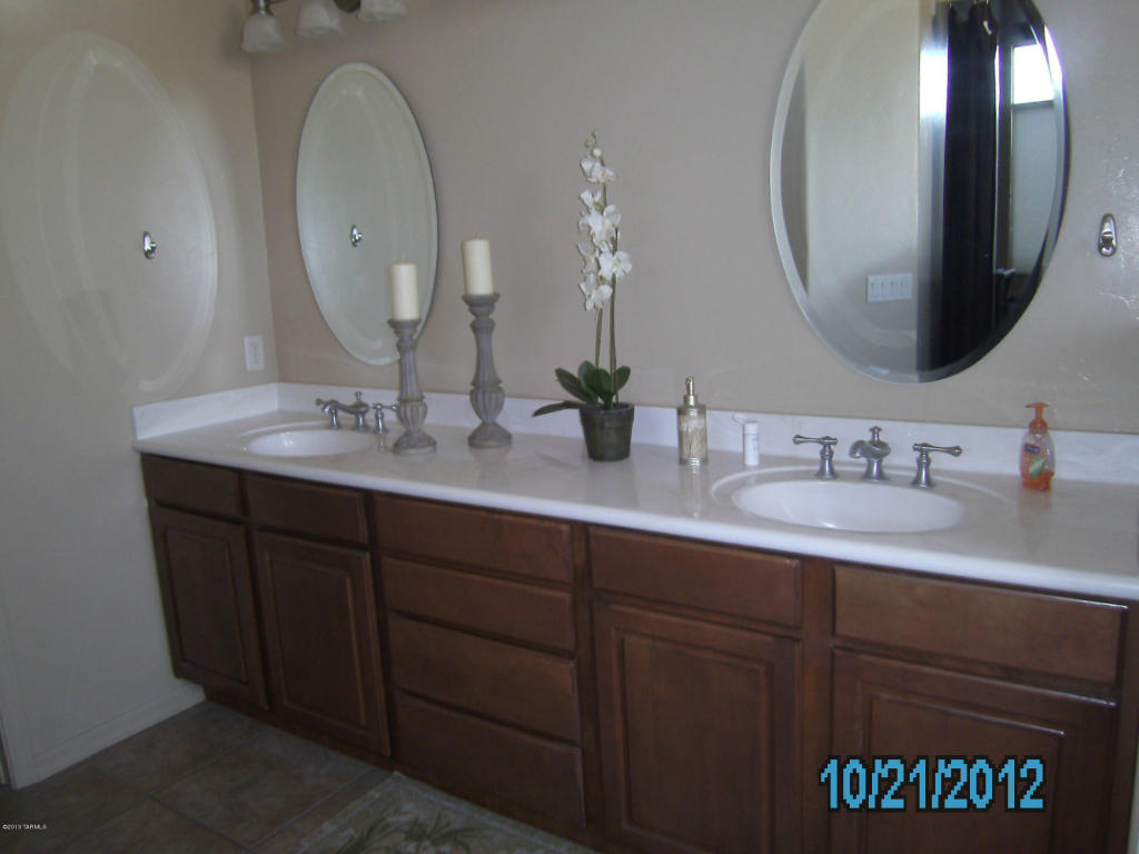 8381 S Triangle R Ranch Pl, Vail, AZ 85641 photo 13