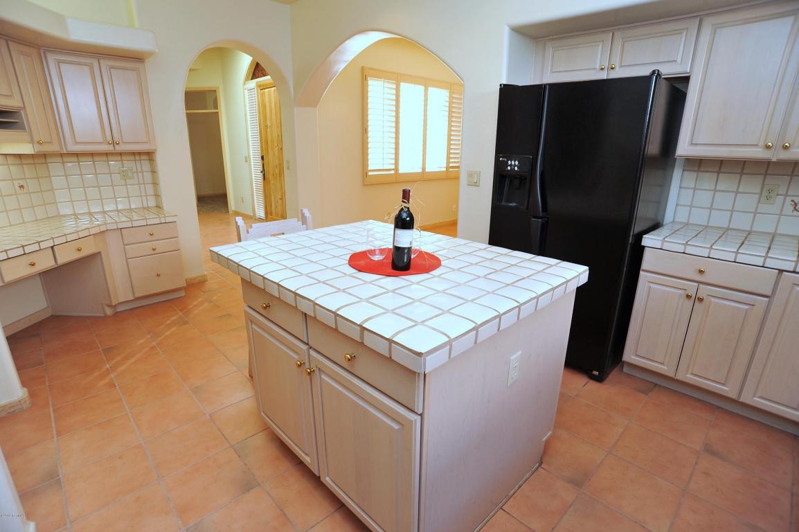 5672 E Circulo Terra, Tucson, AZ 85750 photo 13