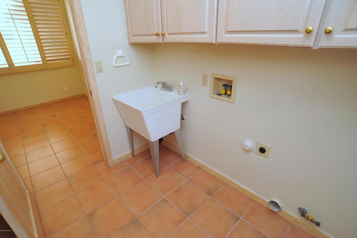 5672 E Circulo Terra, Tucson, AZ 85750 photo 19