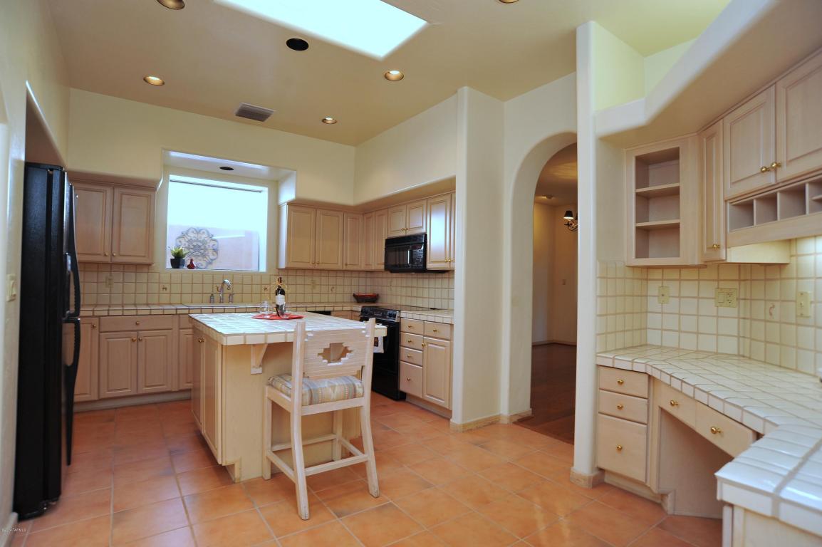 5672 E Circulo Terra, Tucson, AZ 85750 photo 11