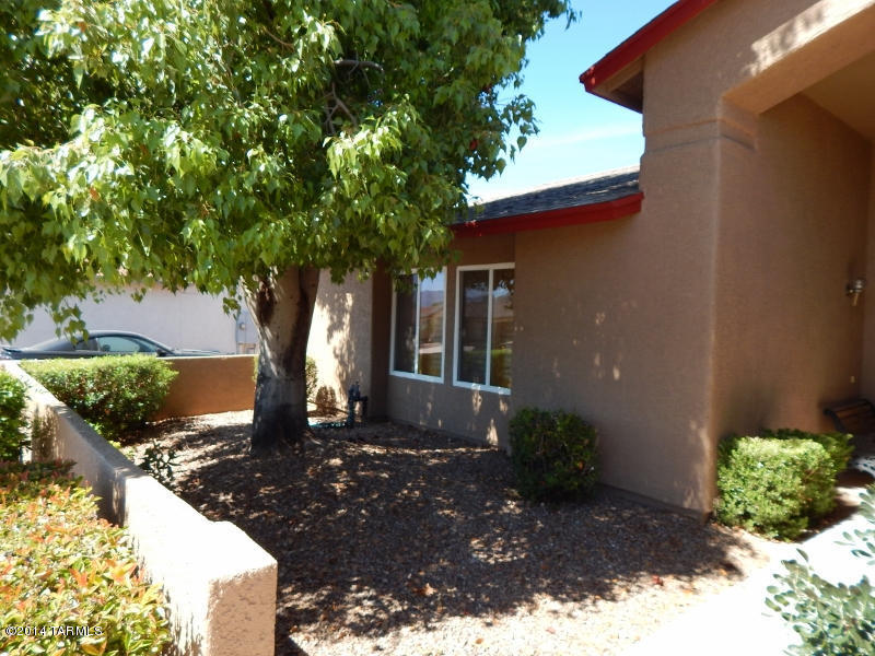 6819 N Dechelly Loop, Tucson, AZ 85741 photo 2